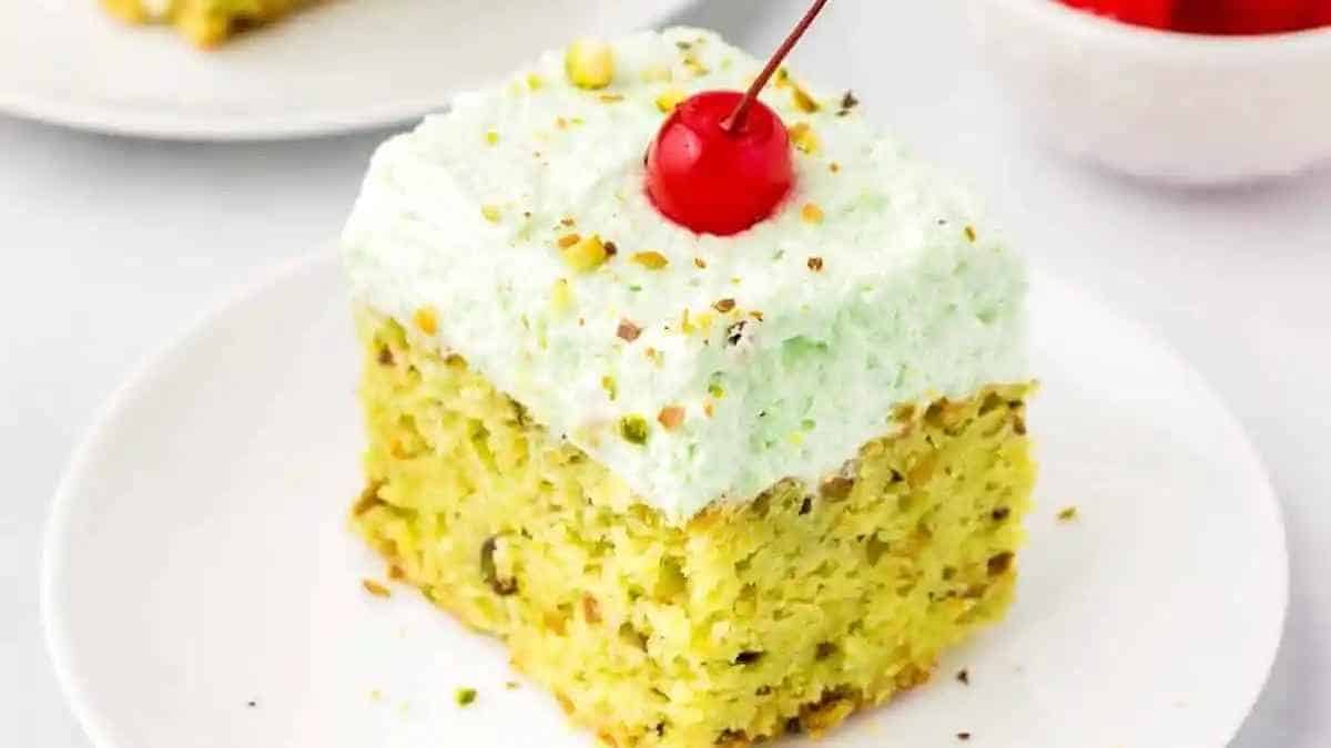 Pistachio Pudding Cake (Watergate Cake)